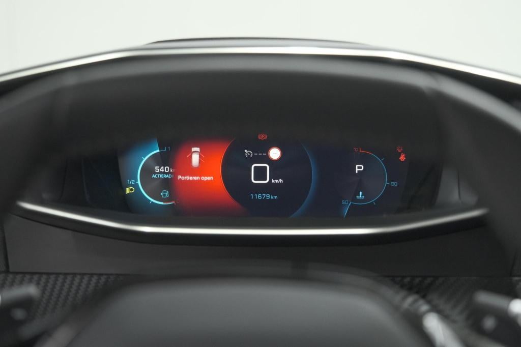 Peugeot 208 puretech 100 eat8 allure pack | camera | navigatie | apple carp