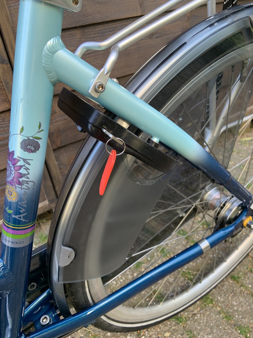 Damesfiets Montego Urban Style. 3 versn. rollerbrakes, verlichting enz.