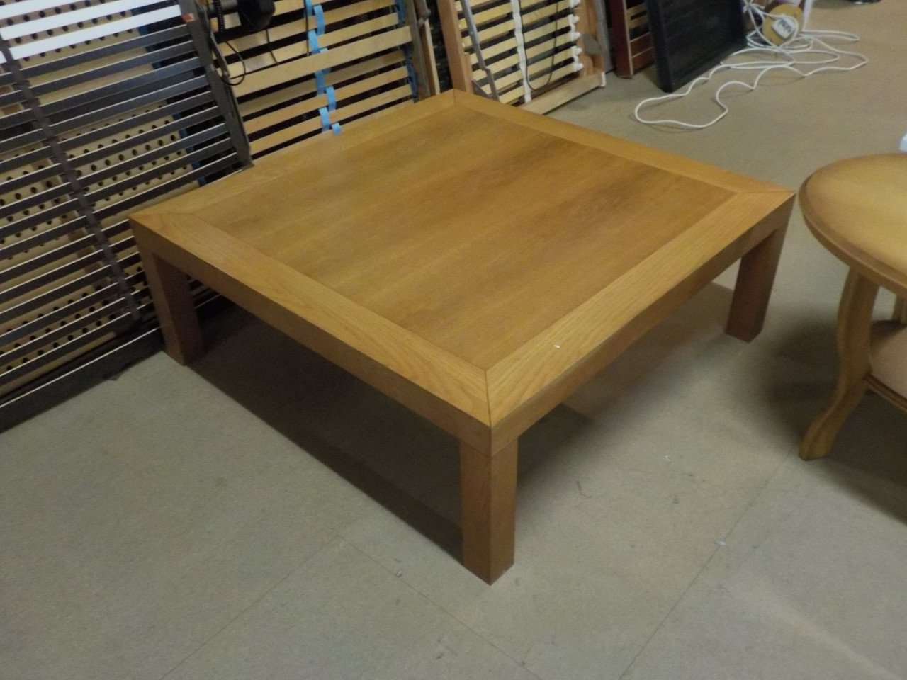 Grote teak houten salontafel in zeer goede staat 110 x 110 cm