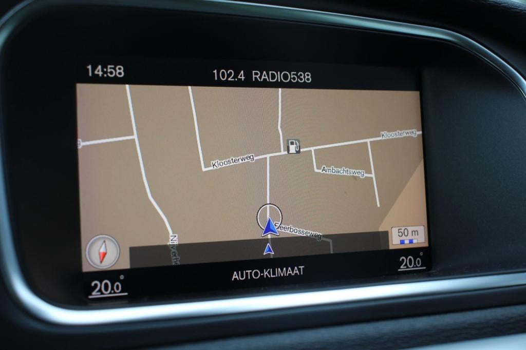 Volvo V40 1.5 t2 inscription aut. - leder - full led - navi - citycafety - 