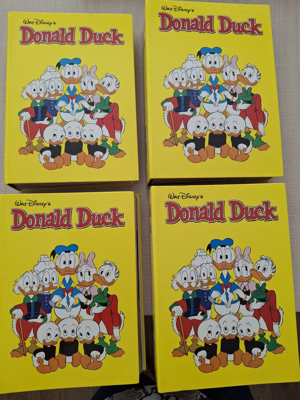 2 complete jaargangen Donald Duck, 1993 en 1994 in verzamelmap