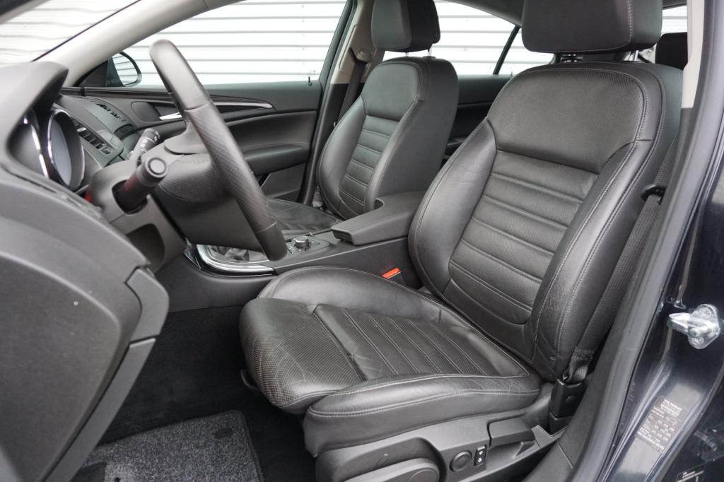 Opel Insignia 1.6 t sport climate / navi / cruise / leder / parkeers. / sto