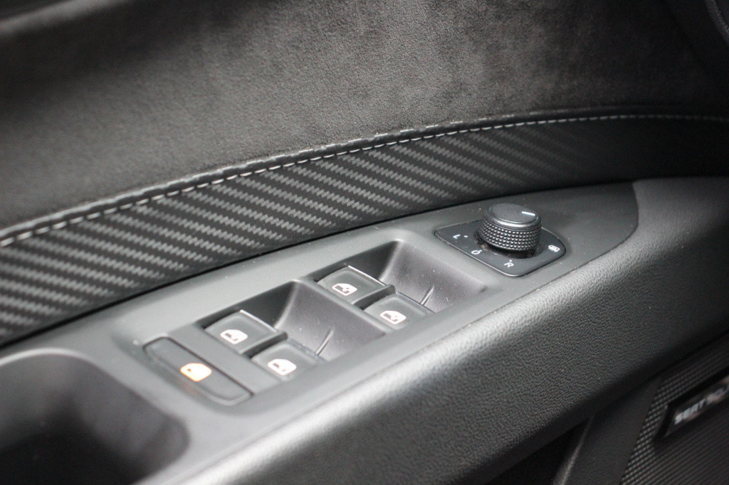 Seat Leon Sportstourer st 2.0 tsi cupra 300 4drive | pano. | camera | 301pk