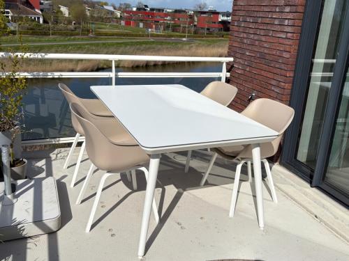 Tuin eettafel met4 stoelen