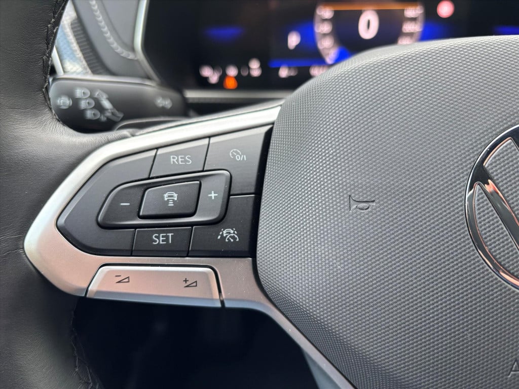 Volkswagen T-cross 1.5 tsi 150pk dsg-7 r-line| trekhaak| camera|navi| uniek