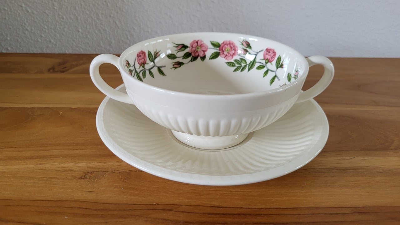 Wedgwood Rosalind soepkop met schotel