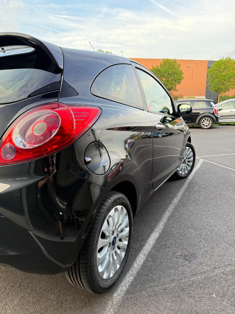 Ford KA 1.2 titanium - full option - lage kmstand