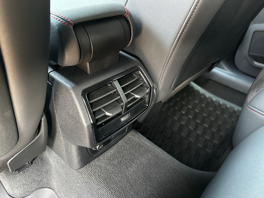 Audi Q3 sportback 45 tfsi e s-line | zwart optiek | camera | keyless | adap