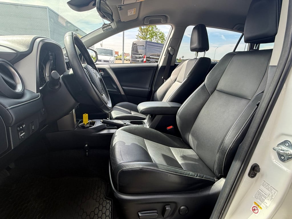 Toyota Rav4 2.5 hybrid executive business