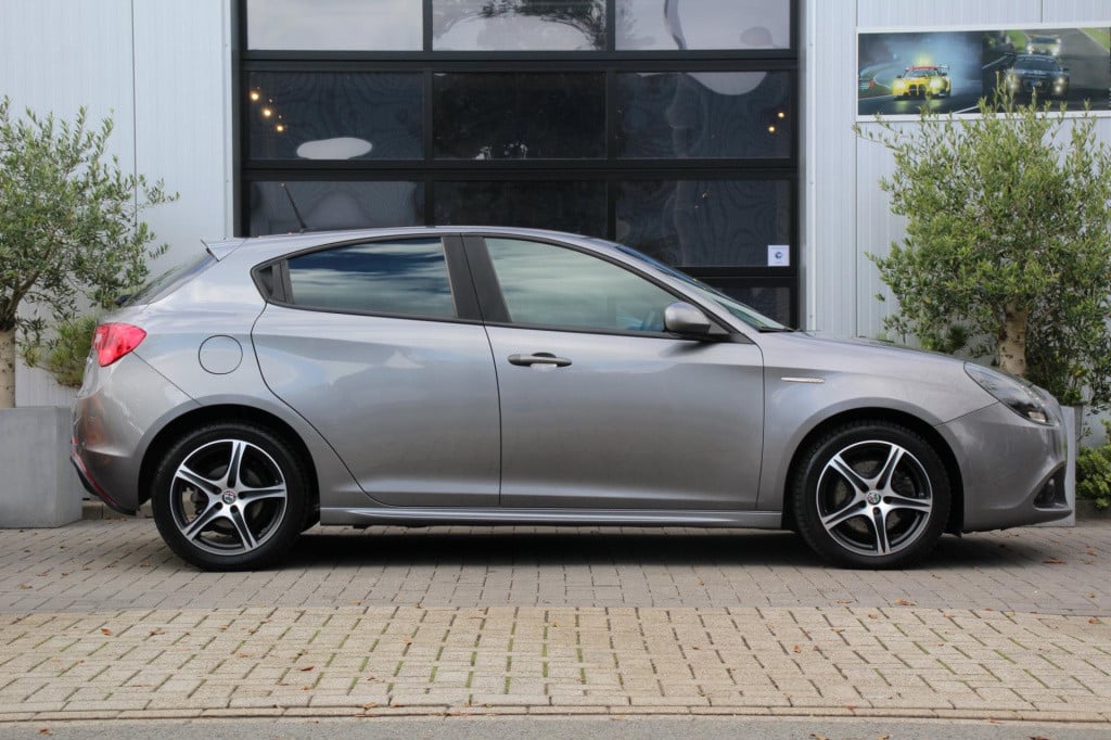 Alfa Romeo Giulietta 1.4 turbo multiair veloce tct - navi - cruise - uconne