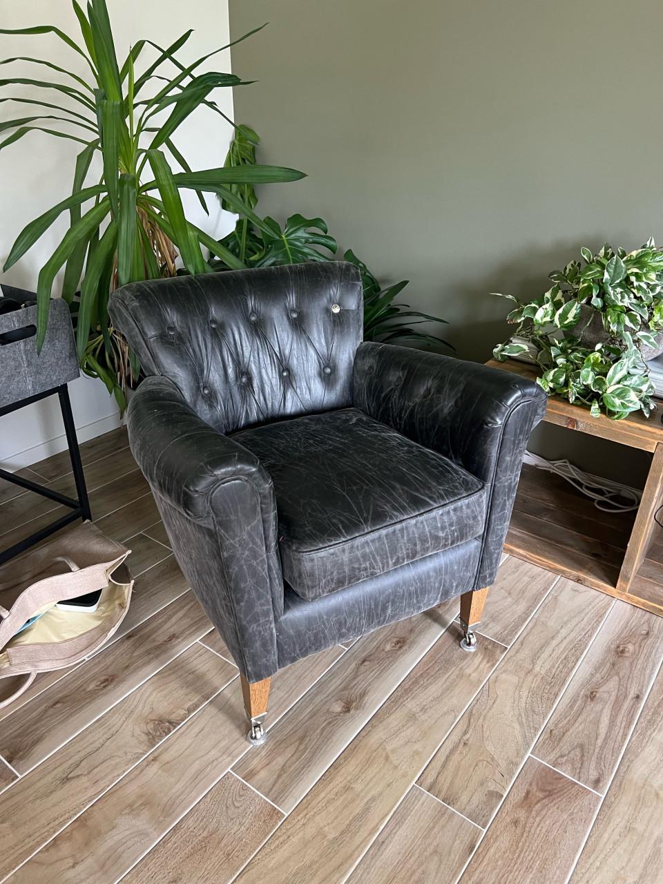 2 riviera maison stoelen als nieuw!