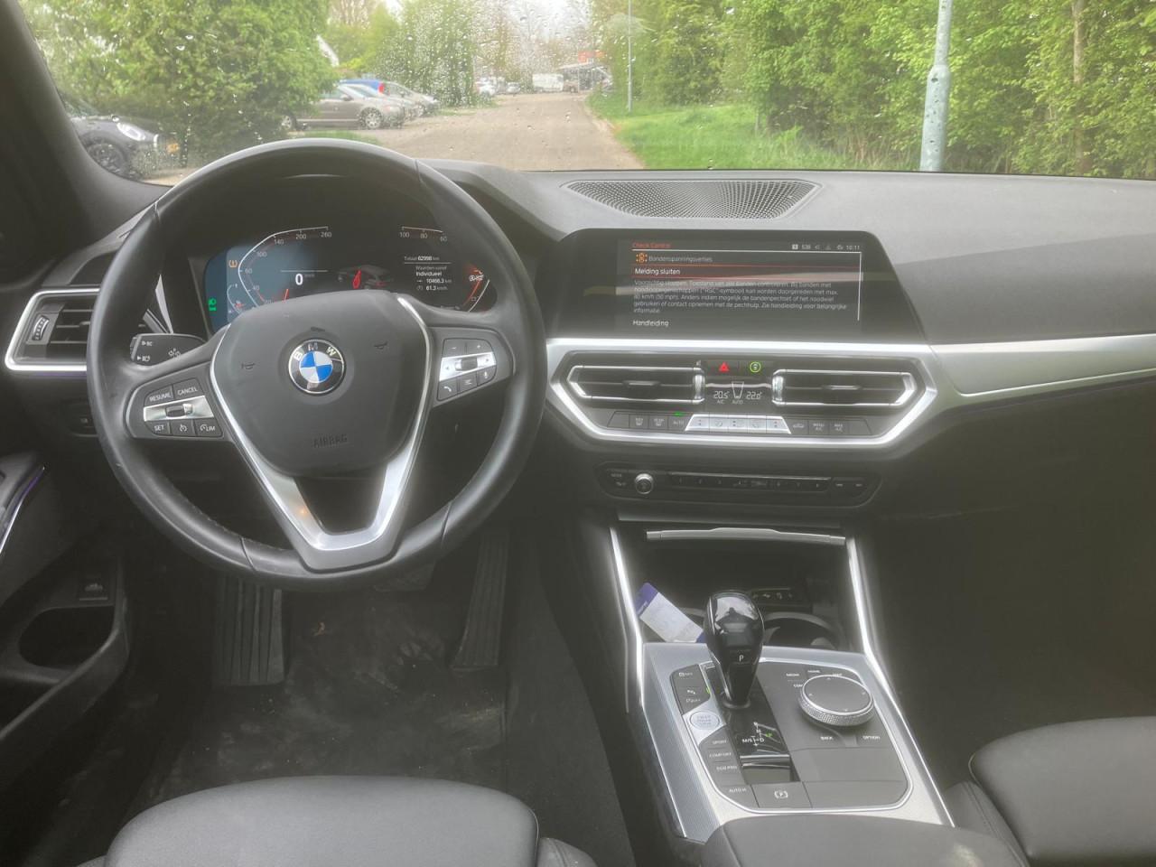 BMW 318i High Executive Automaat