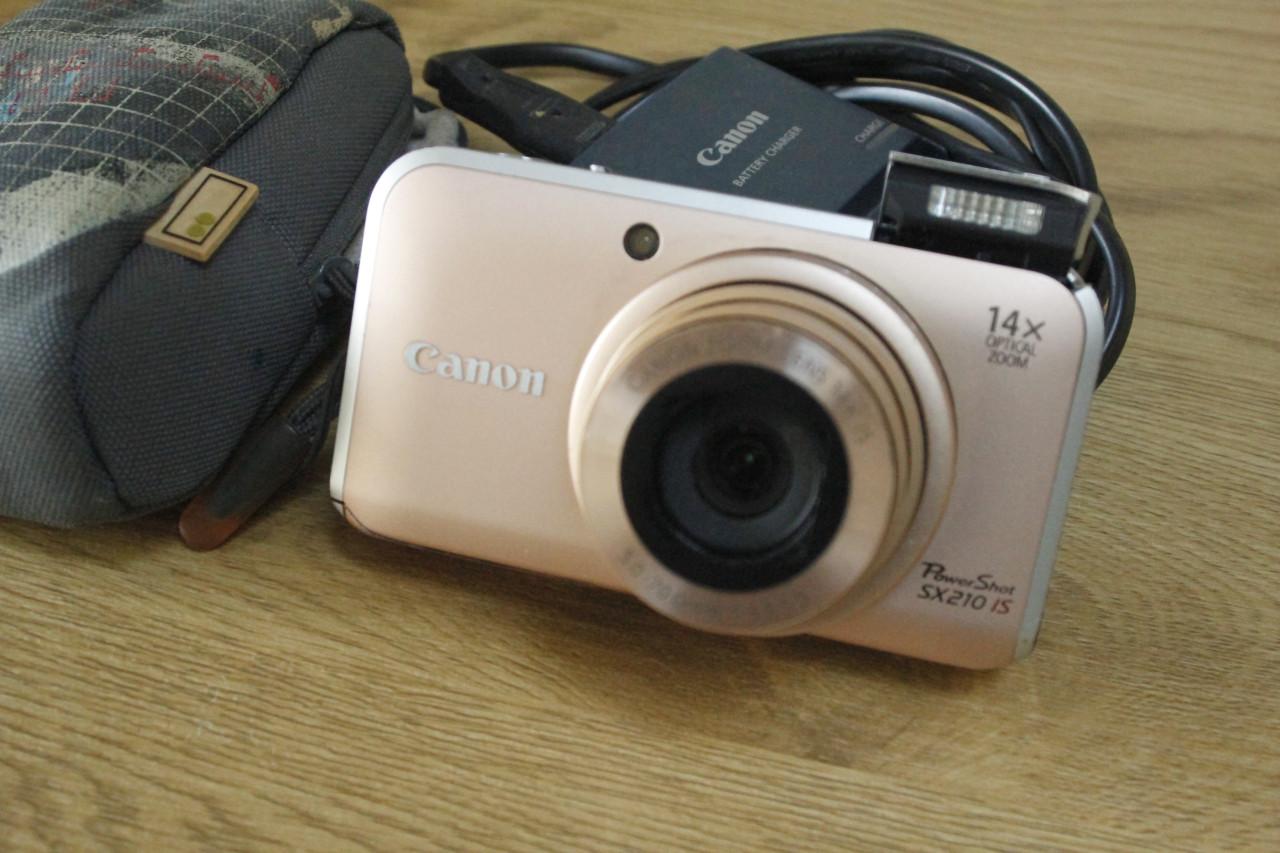 Canon powershot incl oplader en 2 x batterij