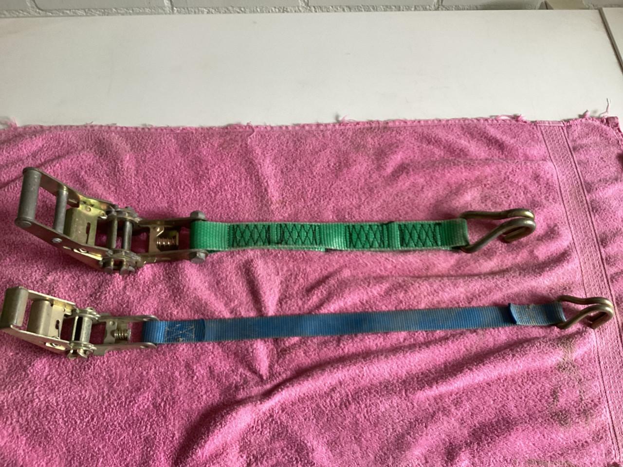 Twee spanbandratels voor spanbanden