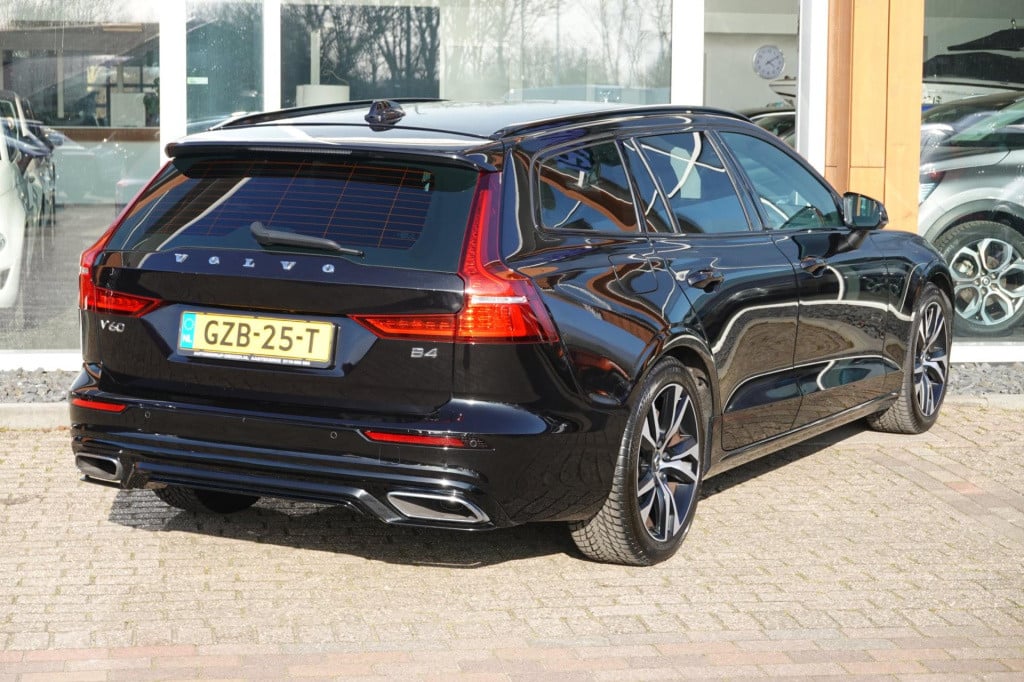 Volvo V60 2.0 b4 r-design
