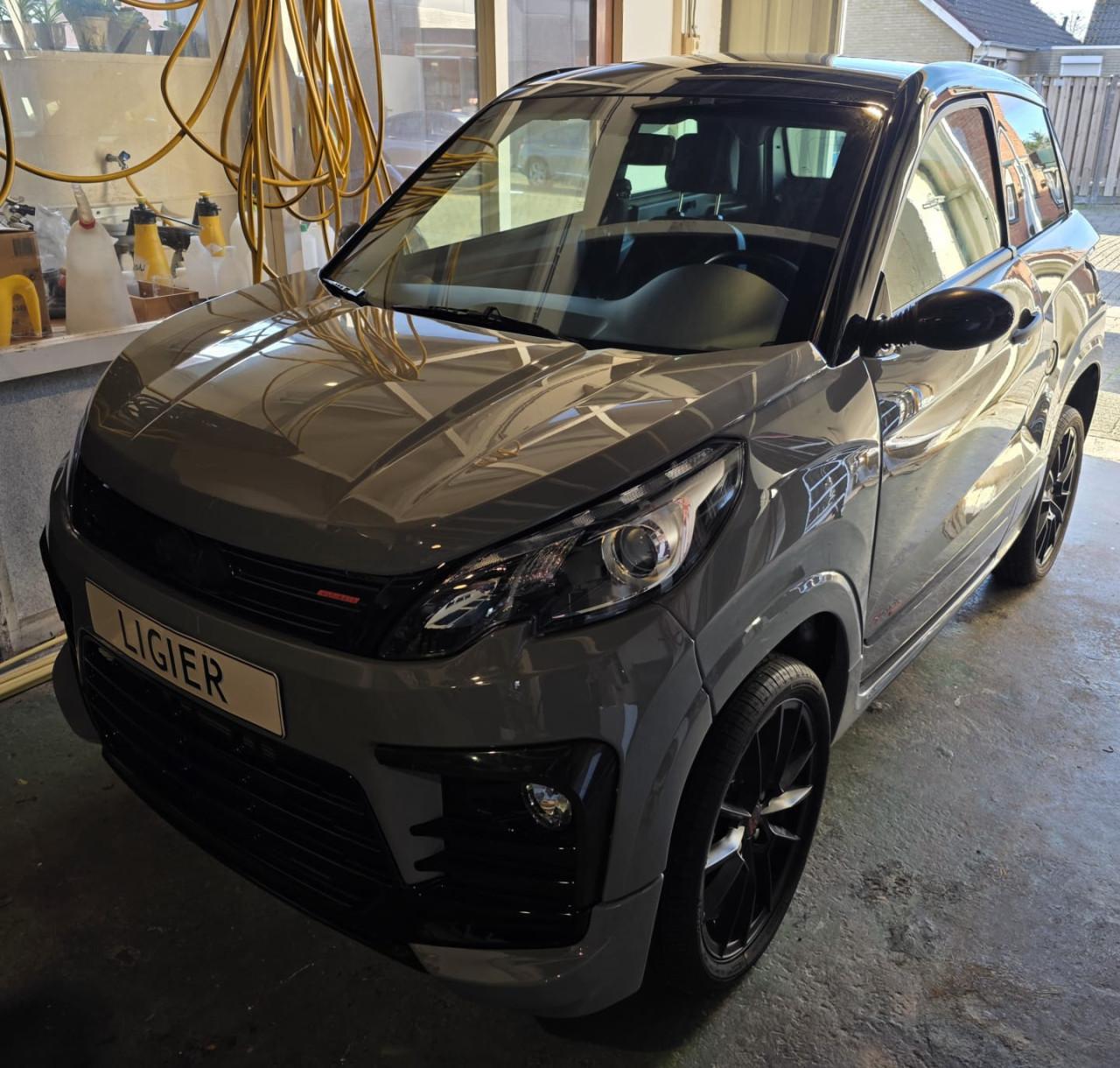 Brommobiel Ligier JS60 in nieuwstaat