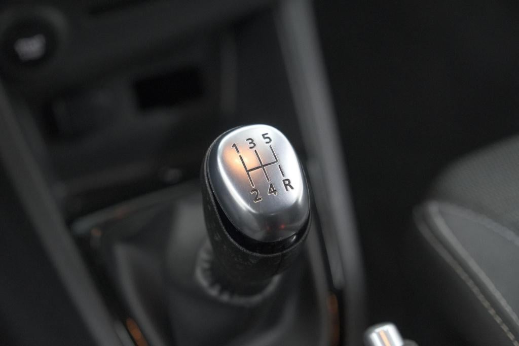 Renault Clio estate tce 90 limited | trekhaak | apple carplay | parkeersens