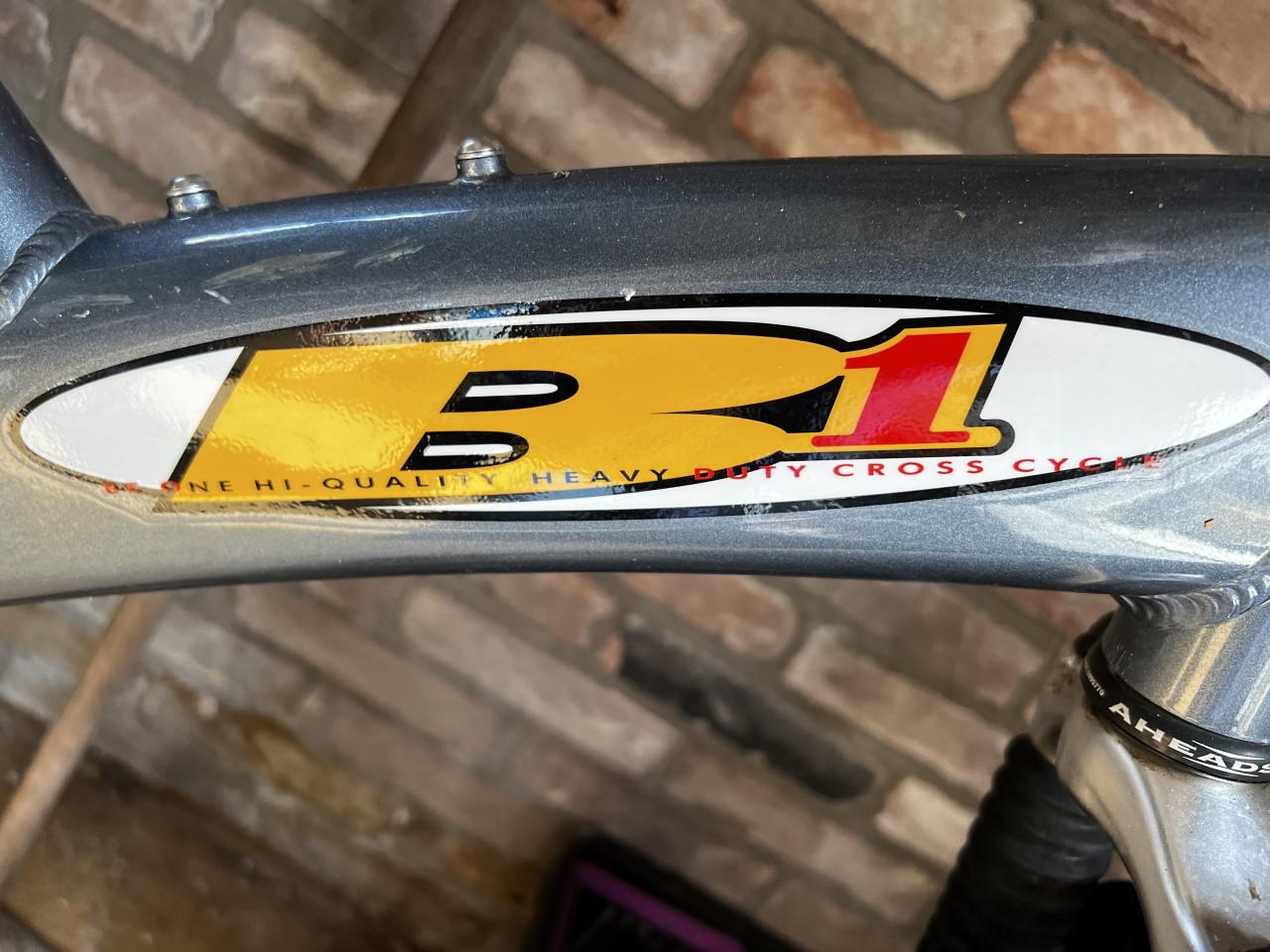 Batavus B1 mountainbike + gereedschap etc.