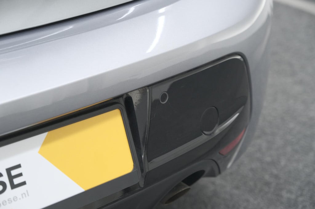 Peugeot 208 puretech 100 allure | camera | navigatie | apple carplay | park