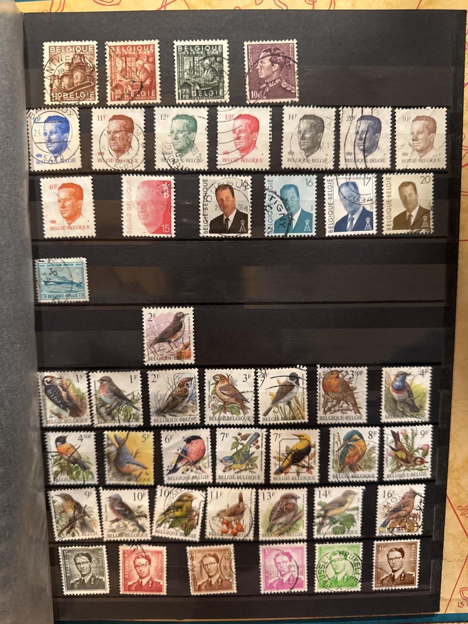 Complete postzegelverzameling – 4 albums – Wereldwijd & thematisch