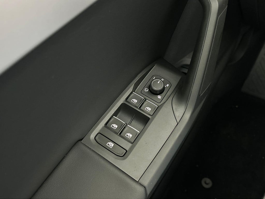 Seat Leon sportstourer fr phev first edition 1.5 tsi ehybrid 150kw / 204p