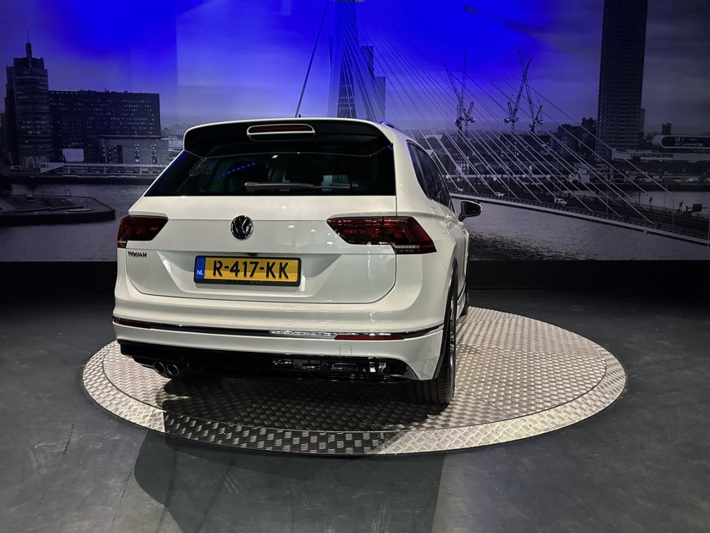 Volkswagen Tiguan 1.5 tsi act highline business r-line *topcomfortstoelen*p