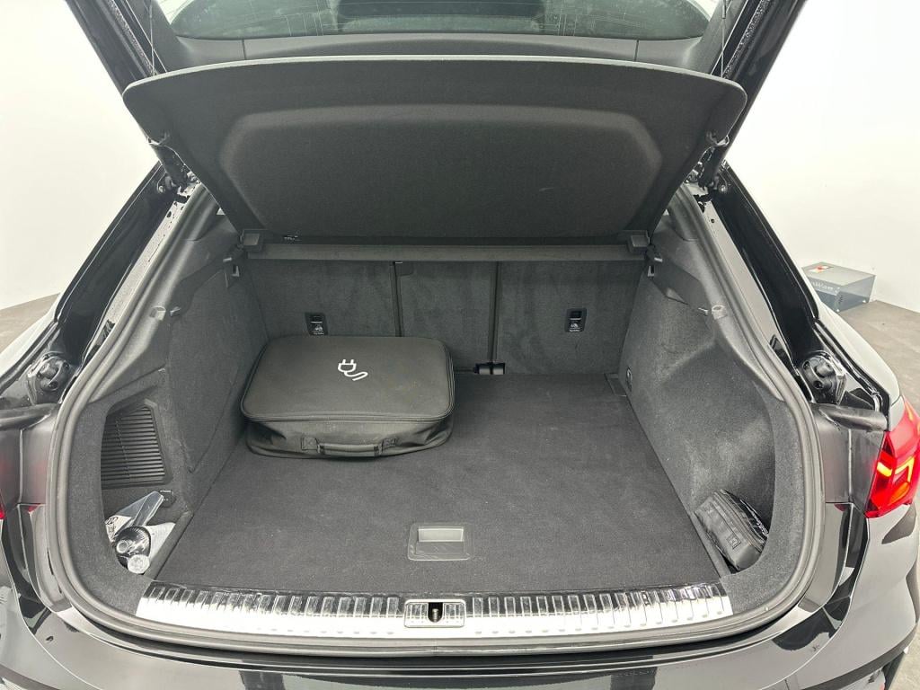 Audi Q3 sportback 45 tfsi e s-line pano camera acc lane