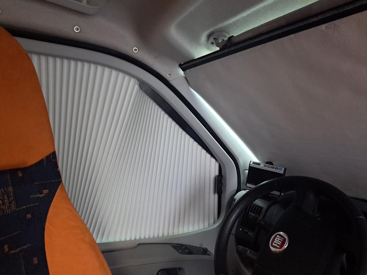 Pössl 2Win 600 | Buscamper | Automaat | Veel extra's