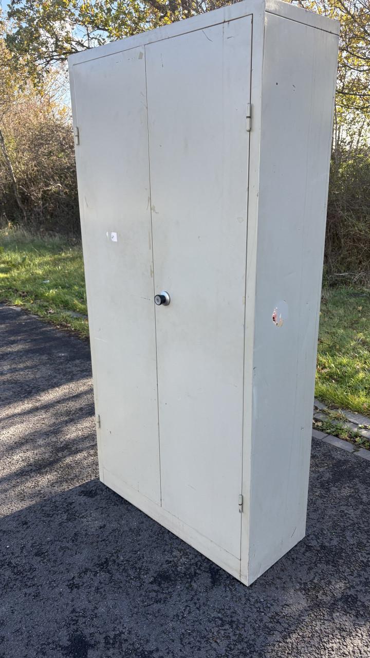 Stalen kast draaideurkast archiefkast