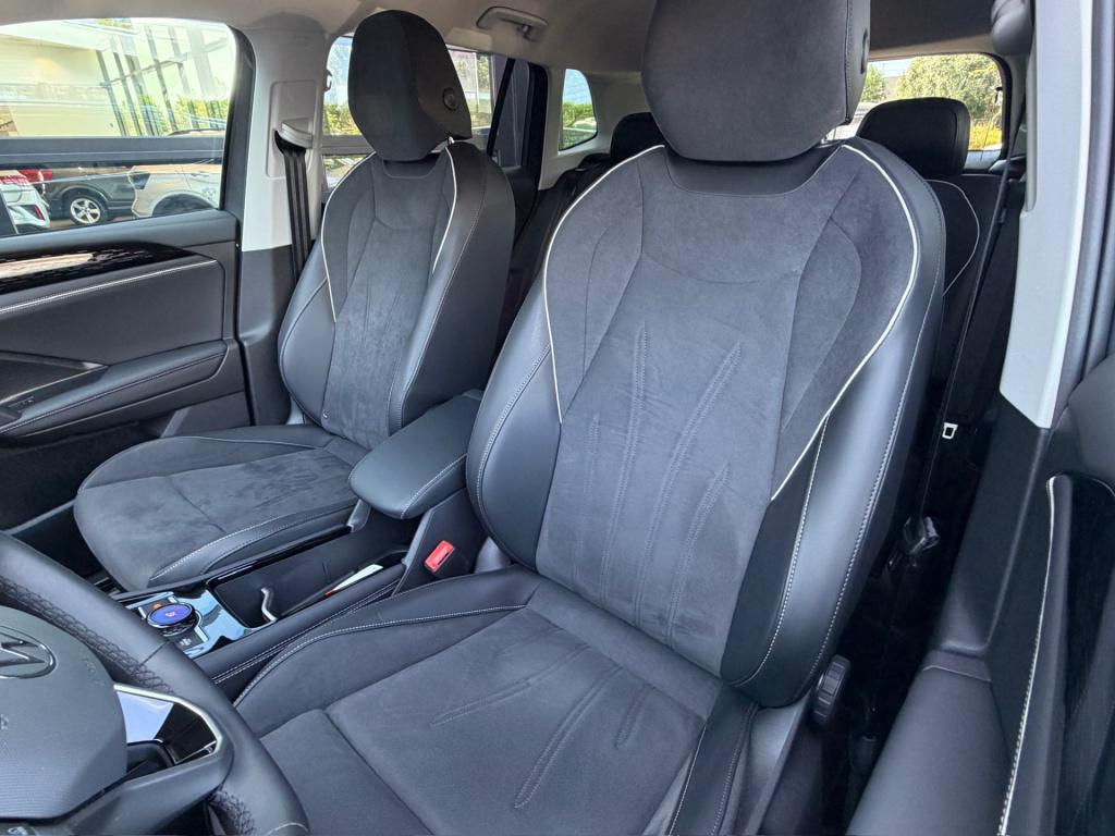 Volkswagen Tiguan 1.5 ehybrid elegance 204pk | trekhaak | all-season | dode