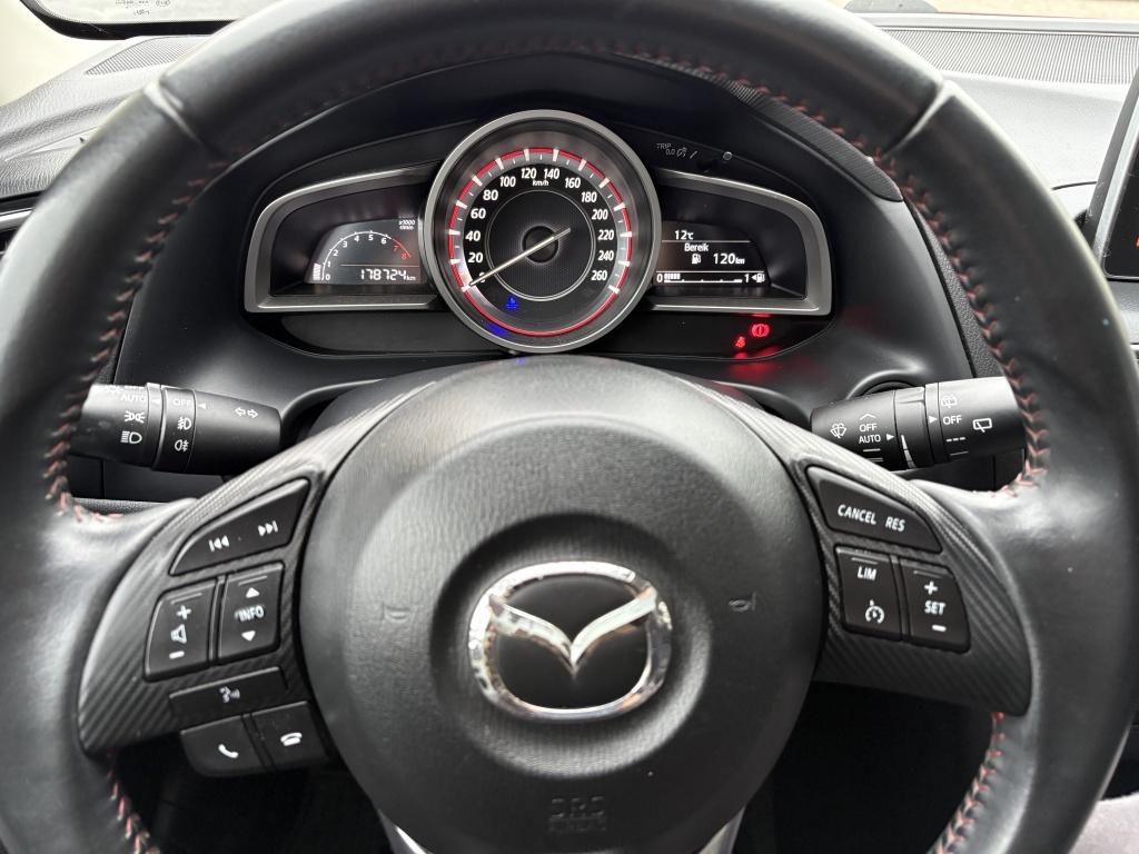 Mazda 3 2.0 ts+ trekhaak 18" velgen