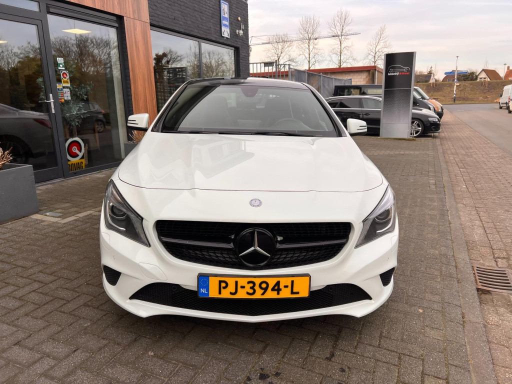 Mercedes-Benz Cla 180 business solution amg