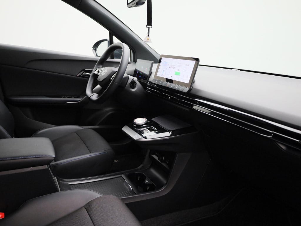 MG Mg4 64 kwh luxury