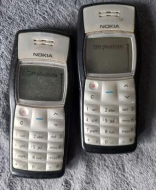 2 x Nokia 1100 mobieltjes.