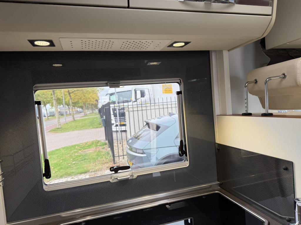 Adria Onbekend matrix m 670 sc