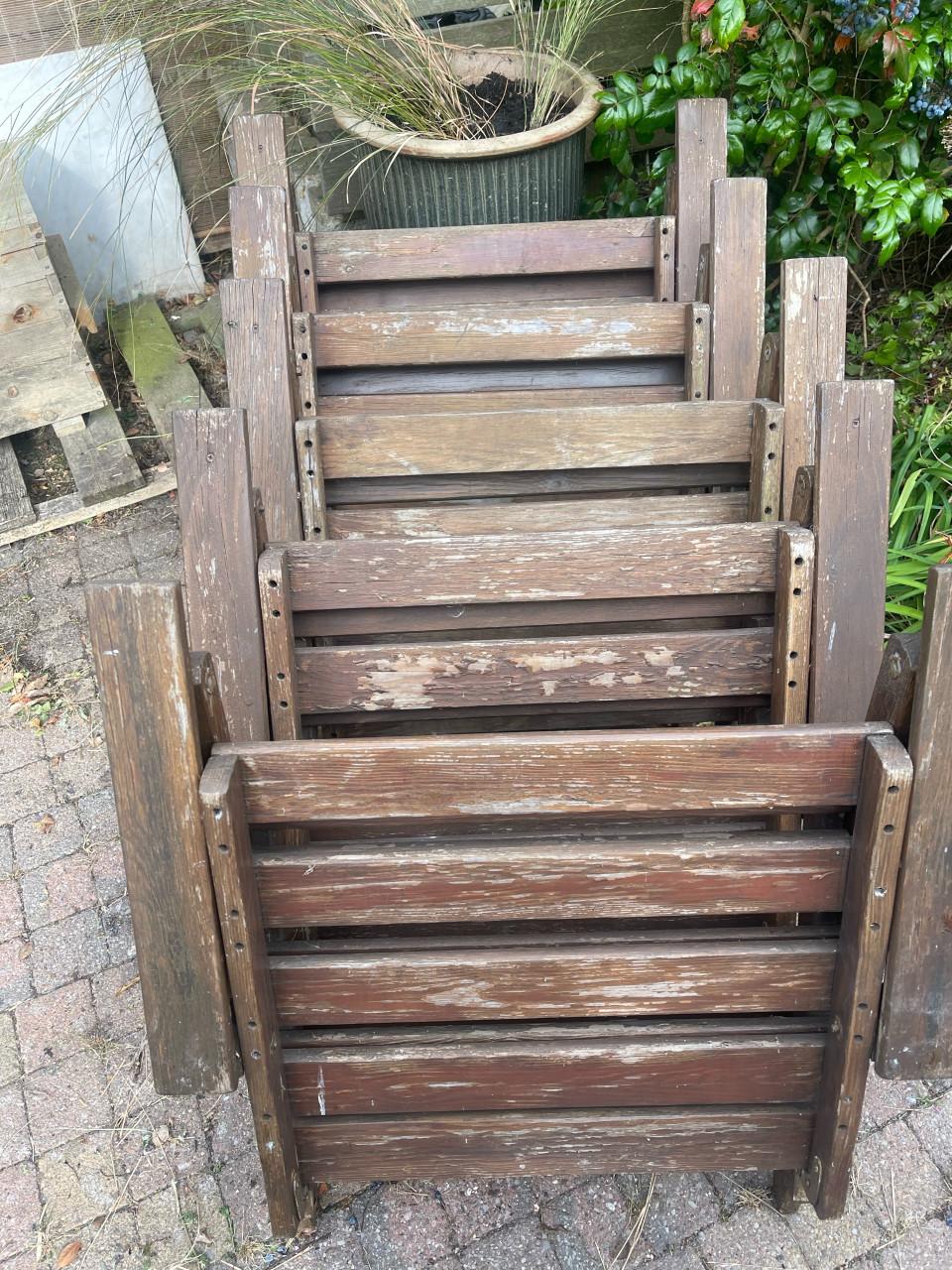 6 houten tuinstoelen