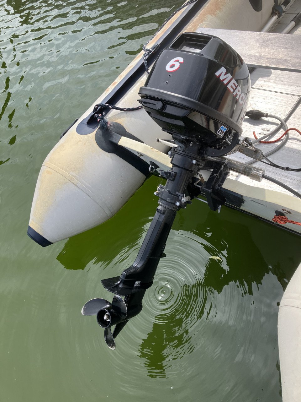 TE KOOP: Rubber/Console Boot met 6 PK Mercury