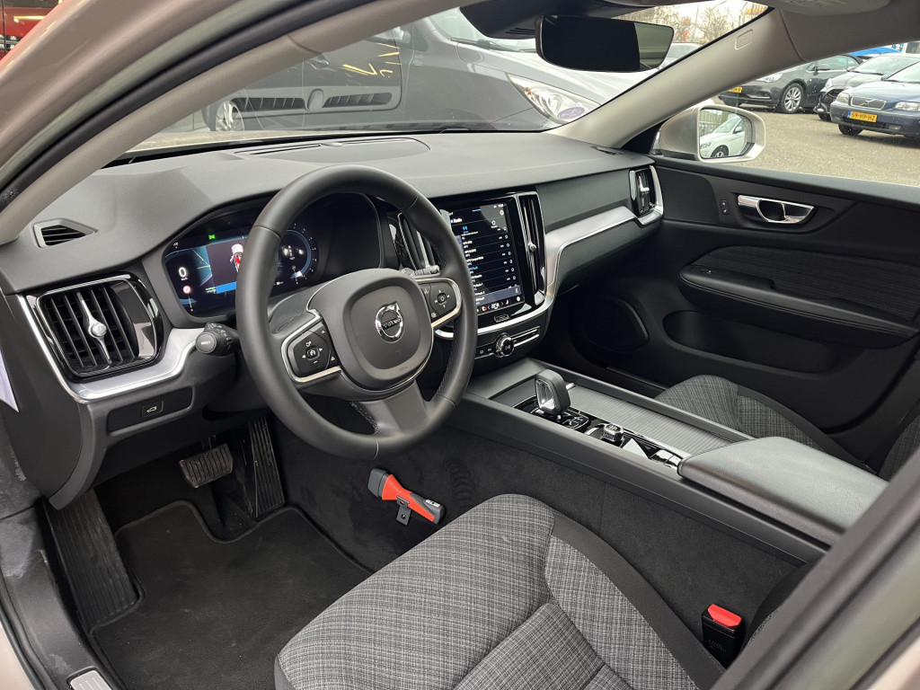 Volvo V60 2.0 b3 core aut. | auto pilot | carmera | stoel/stuurverw. | keyl