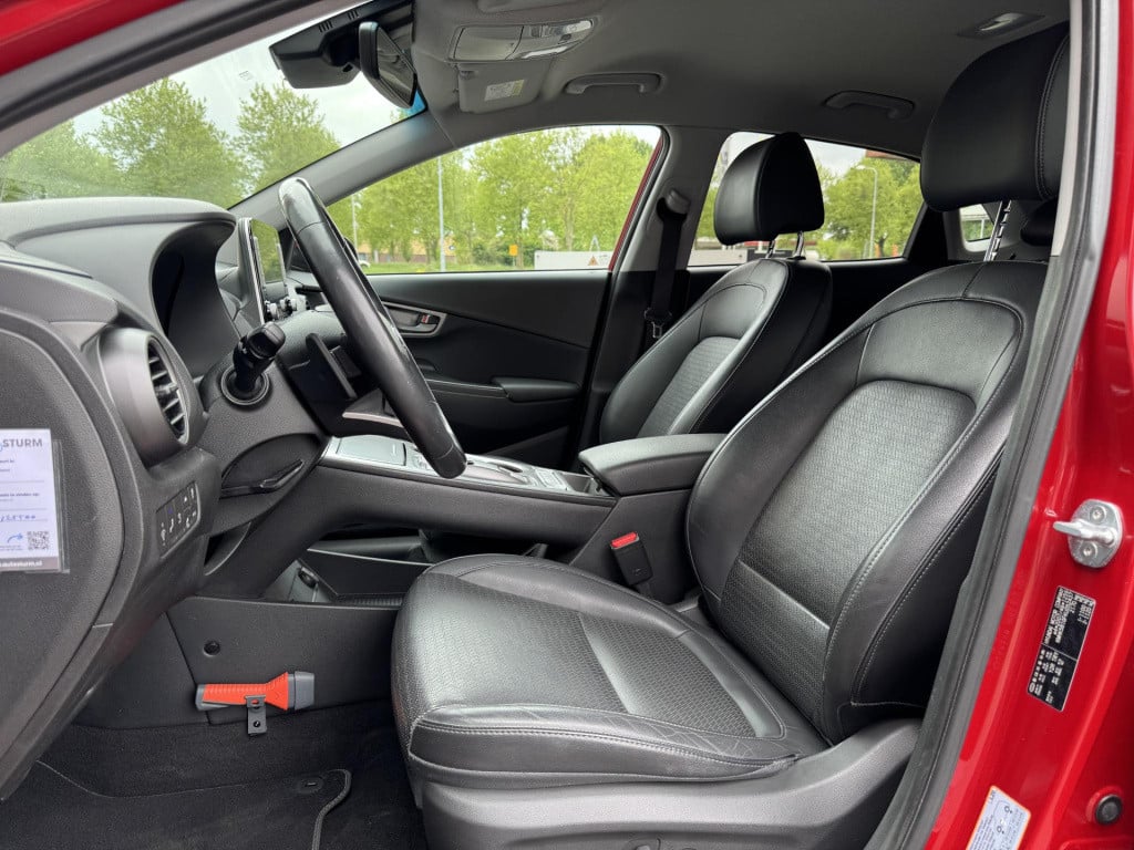 Hyundai Kona ev premium 64 kwh 3-fase lader | navigatie | stoelventilatie +
