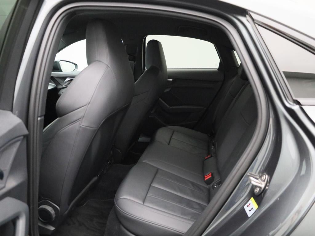 Audi A3 limousine 30 tfsi s edition | automaat | navigatie | vlak stuur | c
