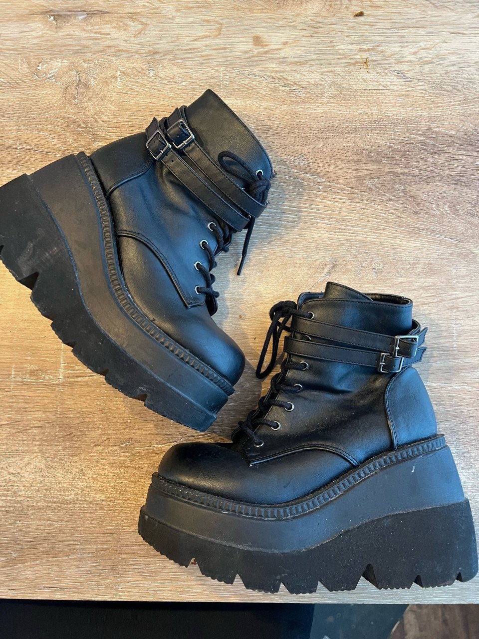 Demonia shaker 52 platform schoenen