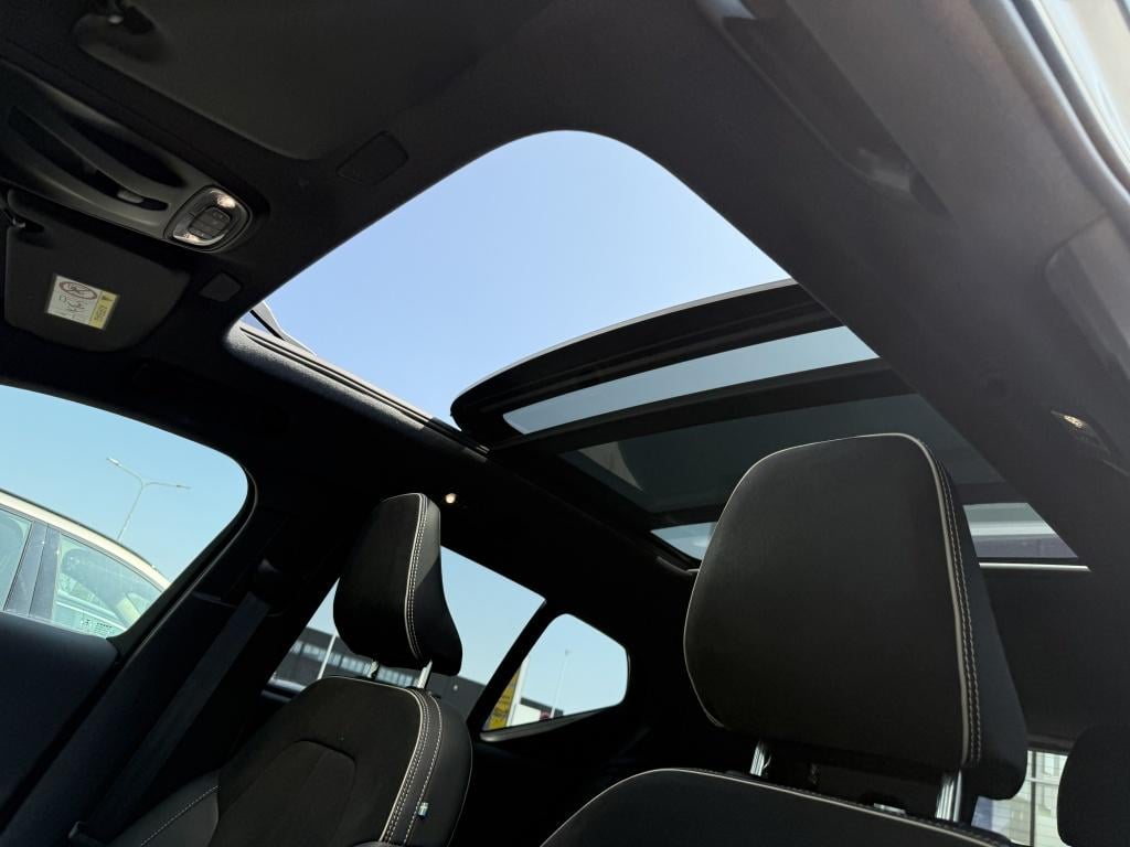 Volvo XC40 t5 262pk recharge ultimate dark |leder+ memory| camera| h&k soun