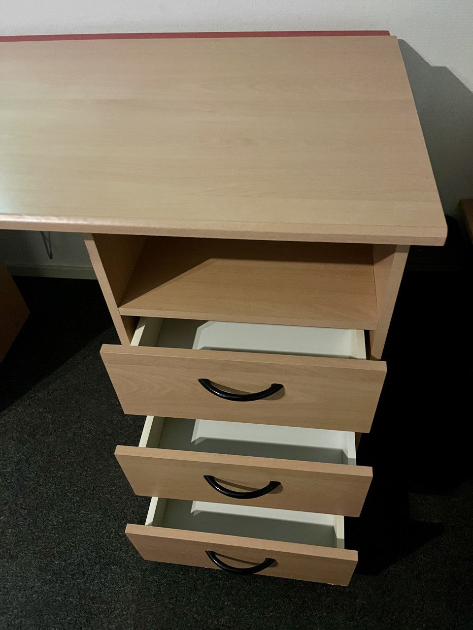 Bureau licht beuken gekleurd