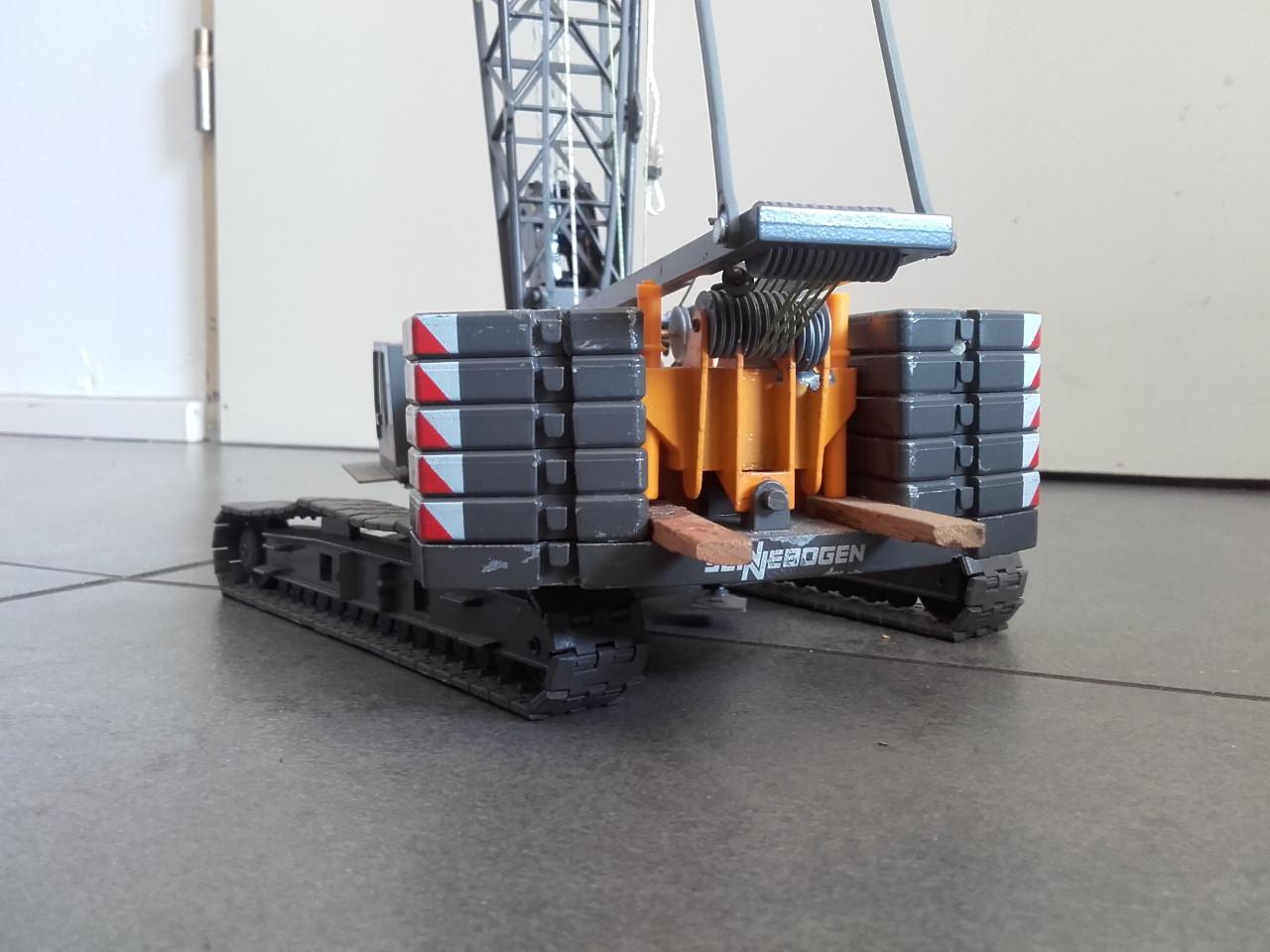 Sennebogen rupskraan conrad. 1:50