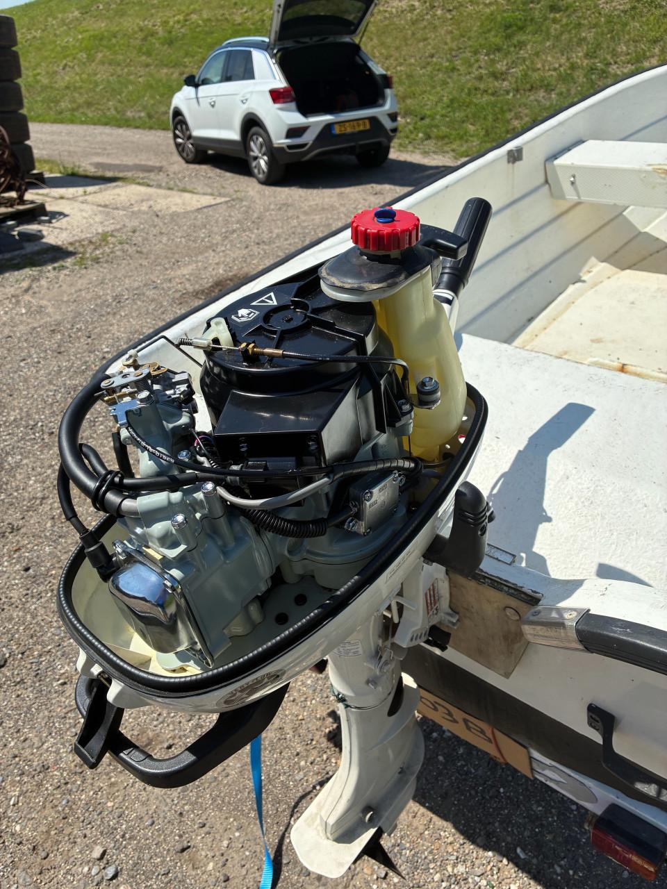 Te koop bootje met 4 pk johnson