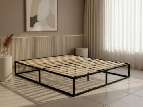 Zwart stalen bedframe