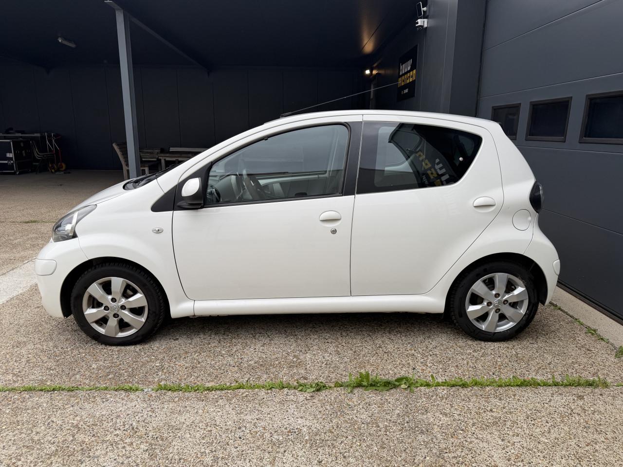 Toyota Aygo 1.0 12V Vvt-i 5DRS Wit 2011 Airco Apk Carplay