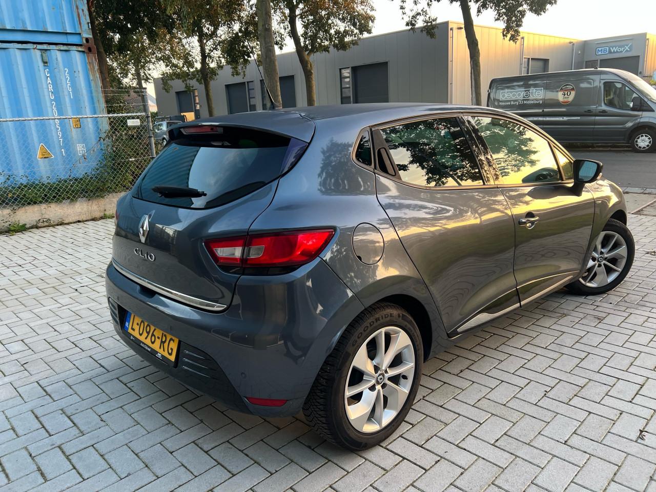 Renault Clio 1.2 Night & Day Limited edtion 148.567km
