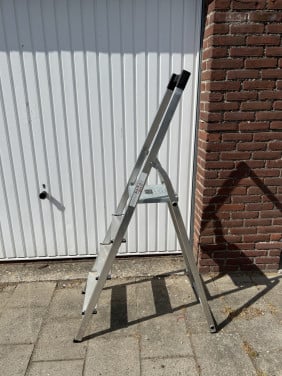 Bijna nieuwe Aluminium huishoudelijk trap 4 treden
