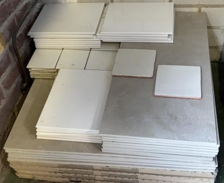 Diverse ongebruikte badkamertegels